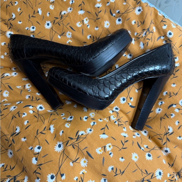 Calvin Klein Black Textured Heels - Picture 1 of 15